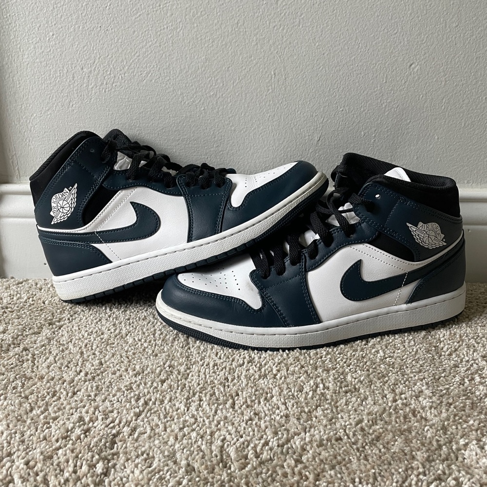 Jordan 1 Mid Armory Navy